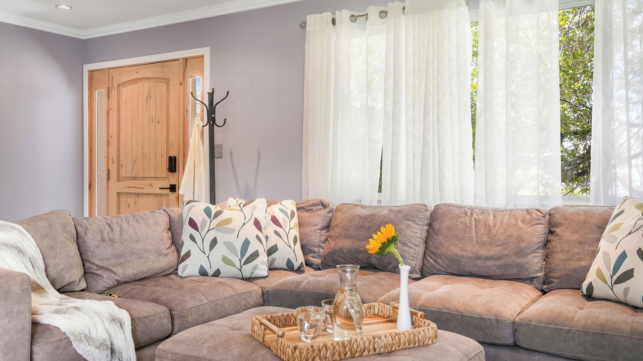 Photo of Livingroom in Millcreek