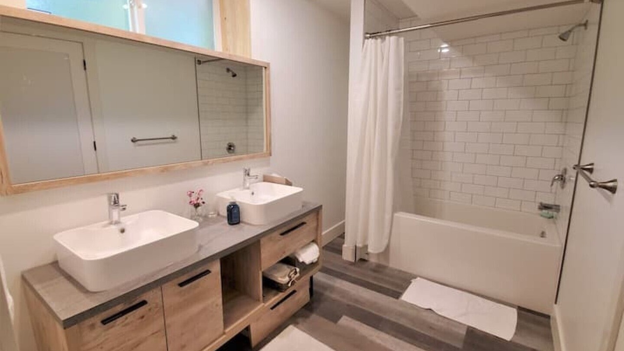 Photo of Bathroom in Sardis