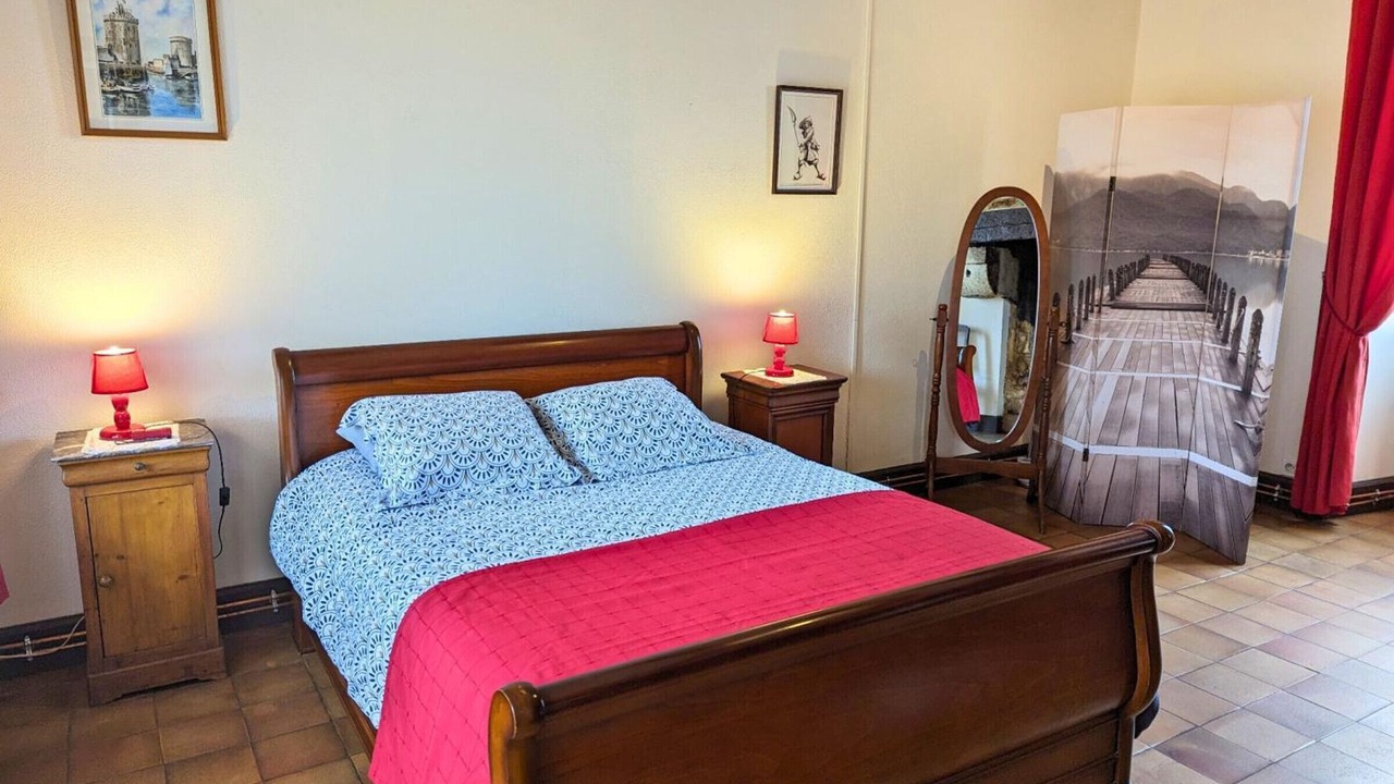 Photo of Bedroom in Cherves-Richemont