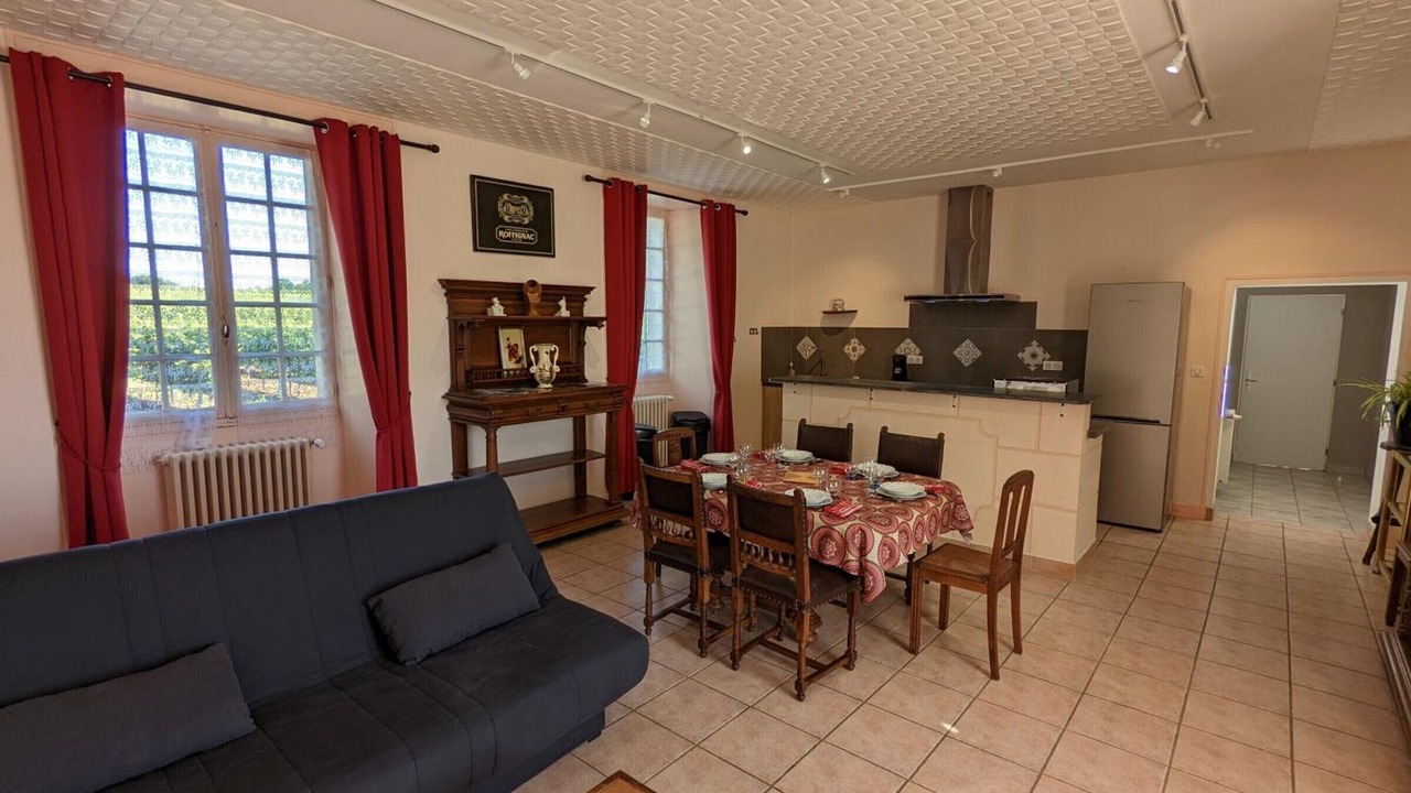 Photo of Livingroom in Cherves-Richemont