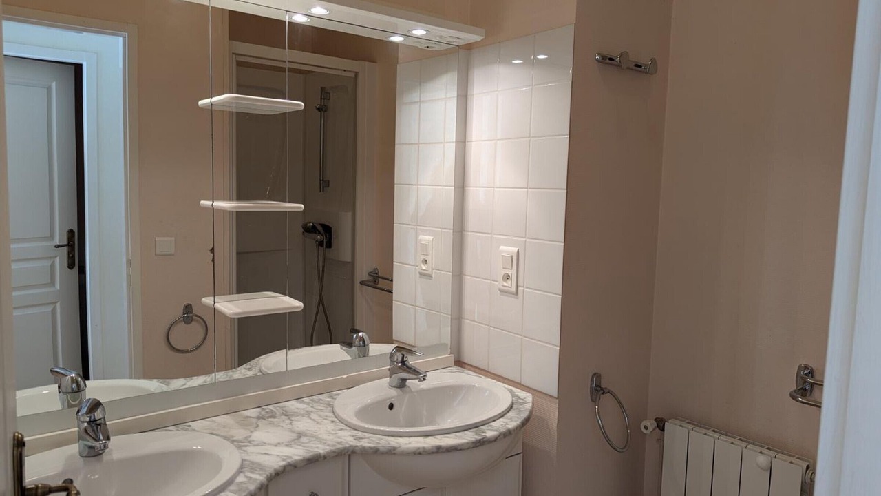 Photo of Bathroom in Saint-Cybardeaux