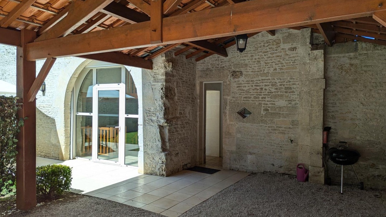 Photo of Patio Balcony in Saint-Cybardeaux