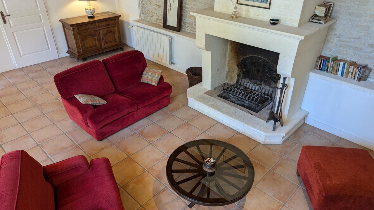 Photo of Livingroom in Saint-Cybardeaux