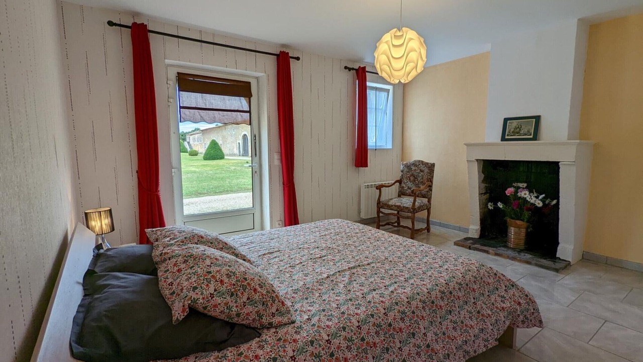 Photo of Bedroom in Cherves-Richemont