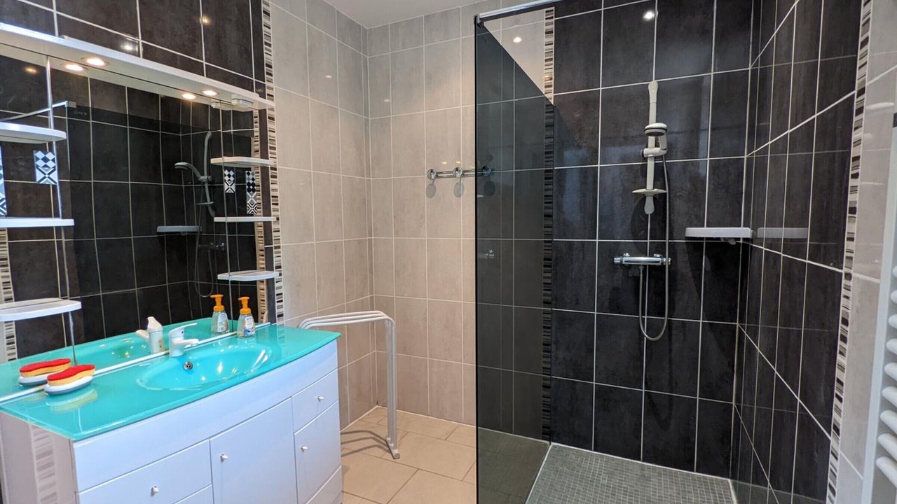 Photo of Bathroom in Cherves-Richemont