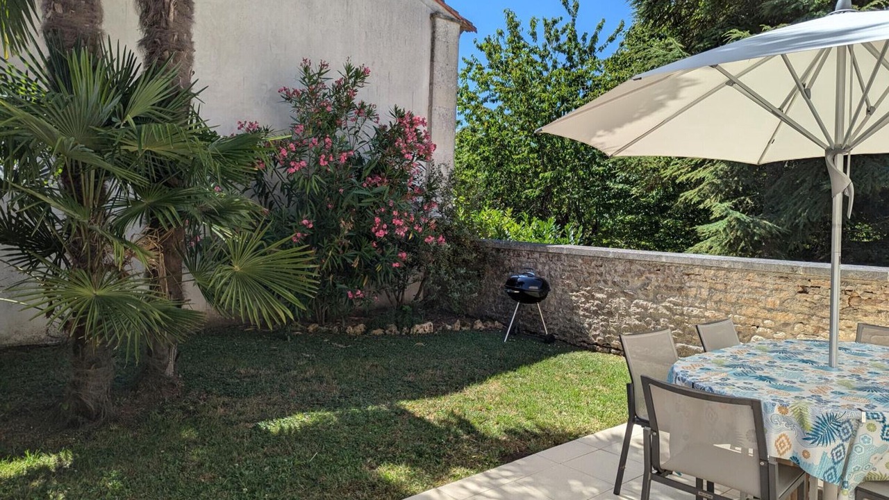 Photo of Outdoor in Saint-Cybardeaux