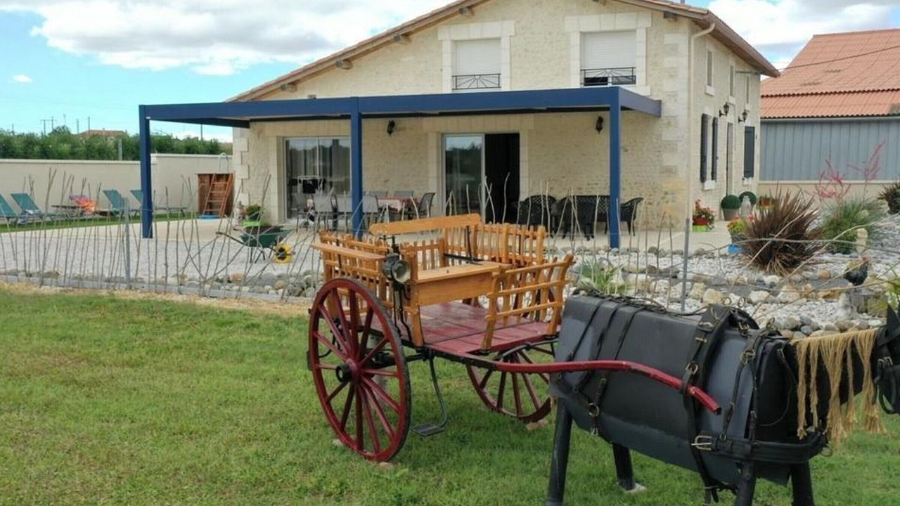 Photo of Outdoor in Salles-de-Barbezieux