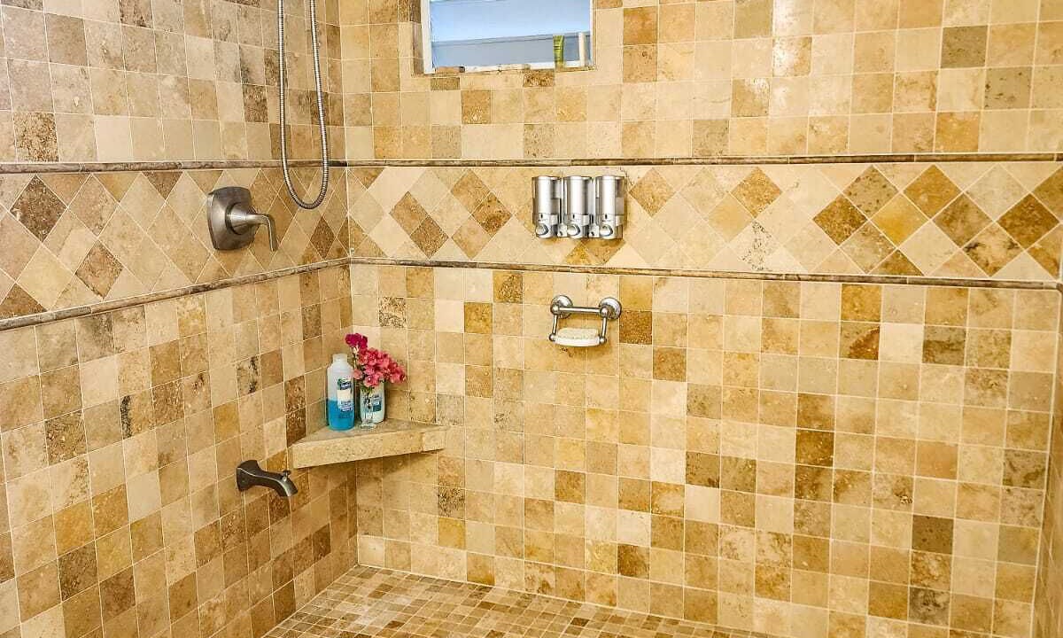 Photo of Bathroom in Estate Whim