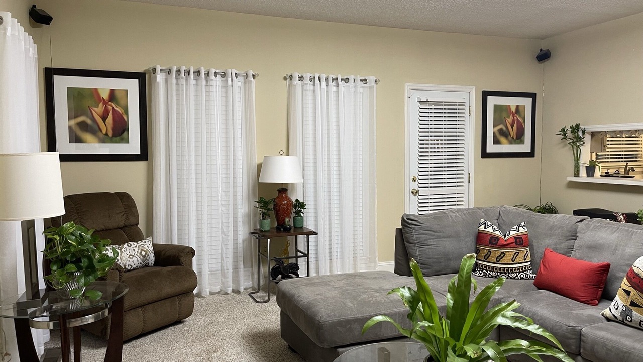 Photo of Livingroom in Jamestown