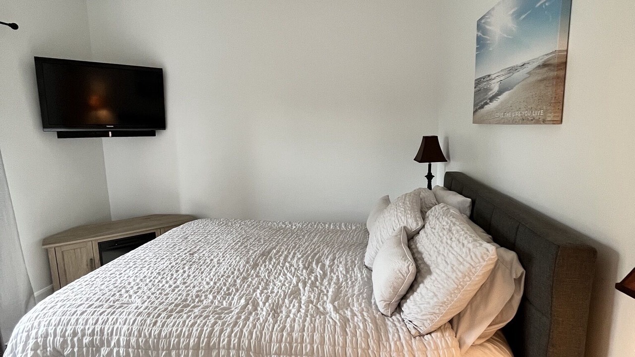 Photo of Bedroom in Lambton Shores