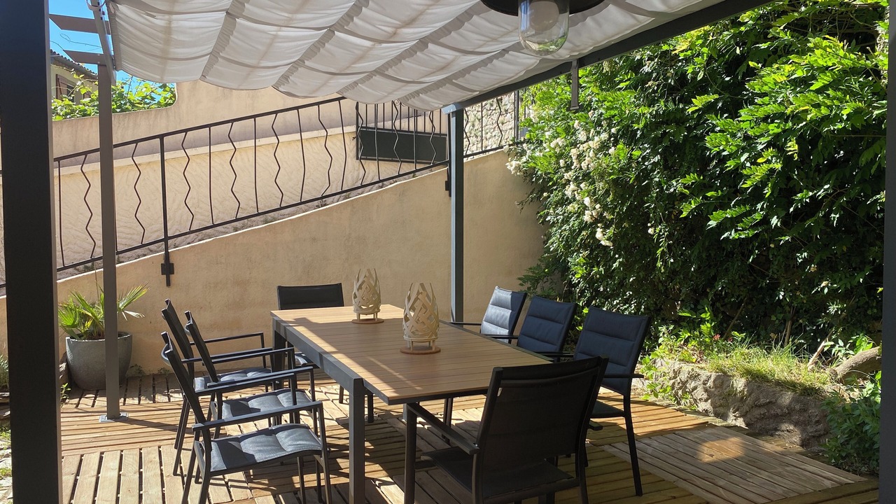 Photo of Outdoor in Besseges