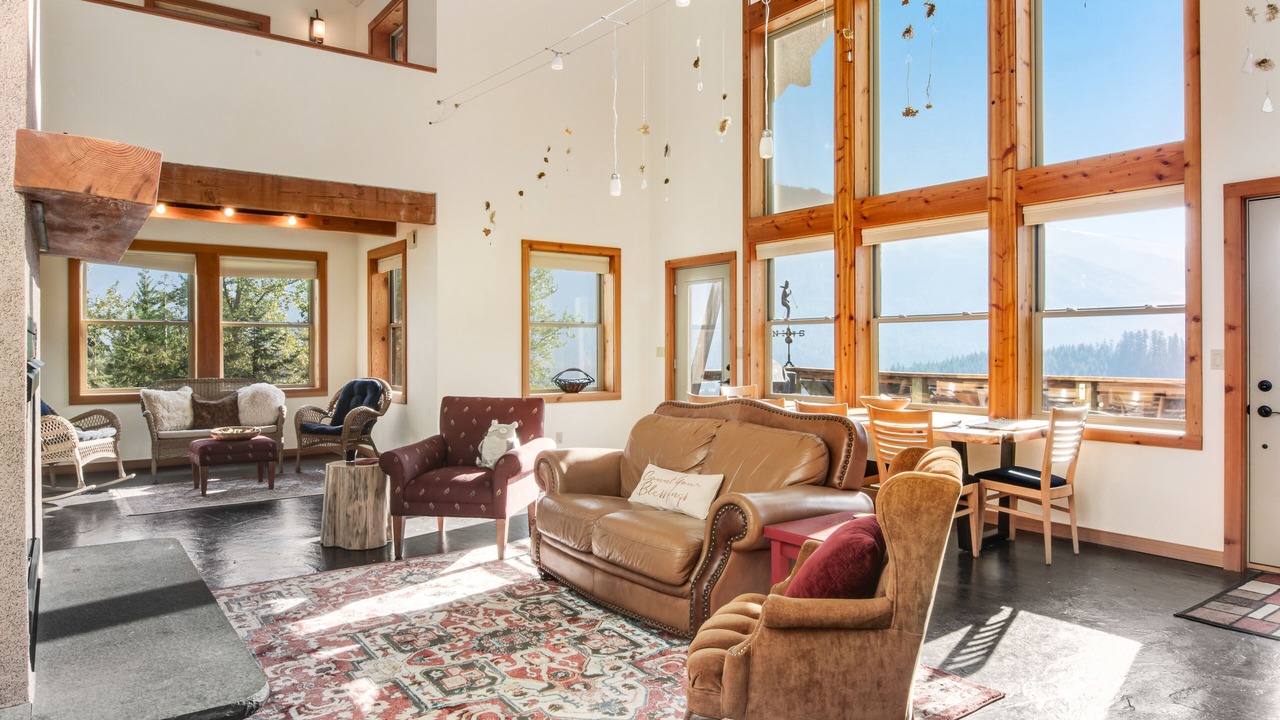 Photo of Livingroom in Hyak