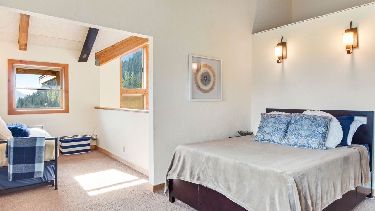 Photo of Bedroom in Hyak