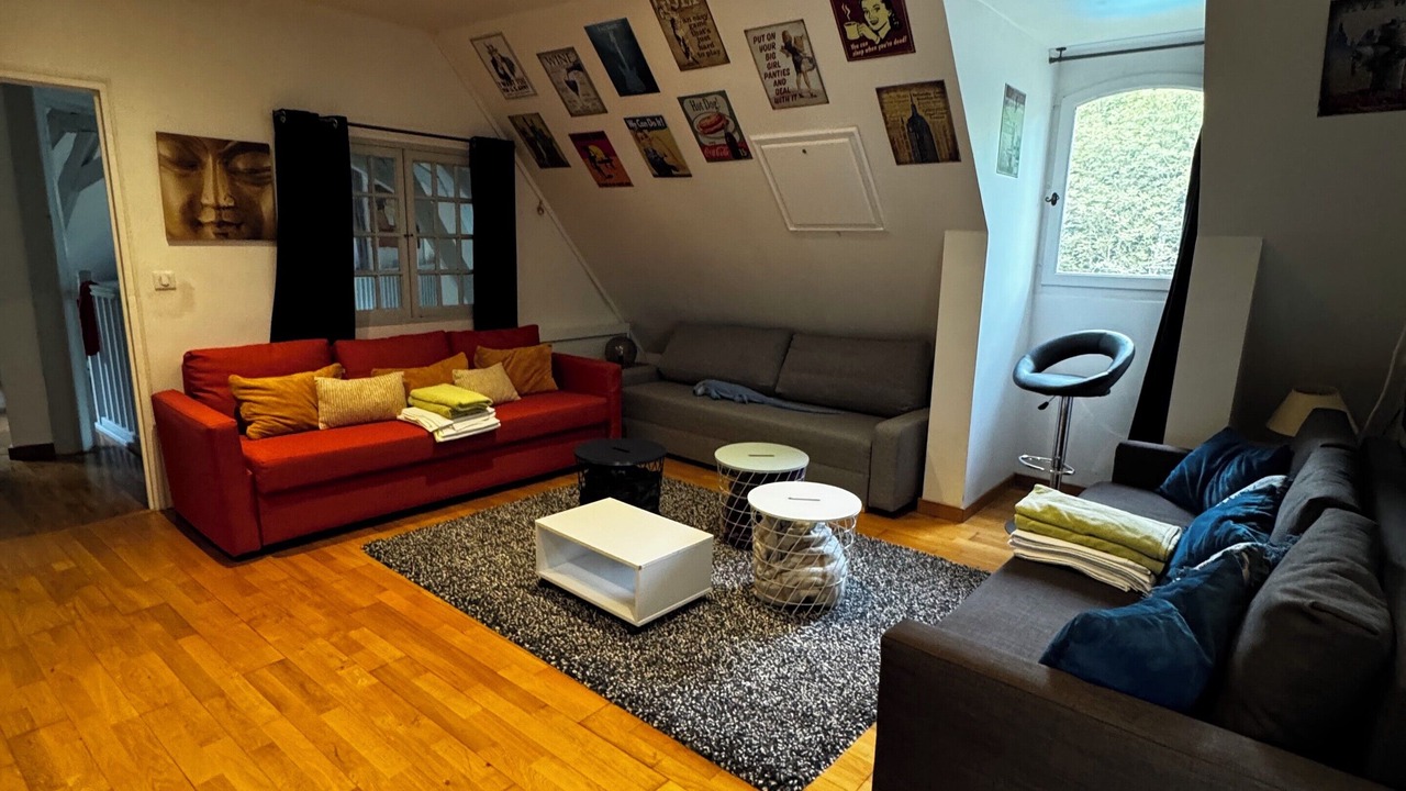 Photo of Livingroom in Saint-Martin-des-Champs