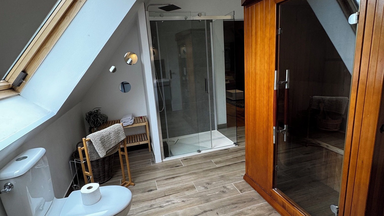 Photo of Bathroom in Saint-Martin-des-Champs