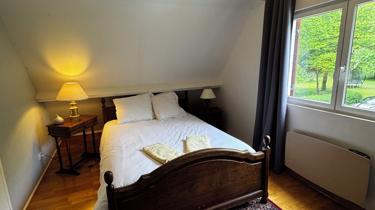 Photo of Bedroom in Saint-Martin-des-Champs