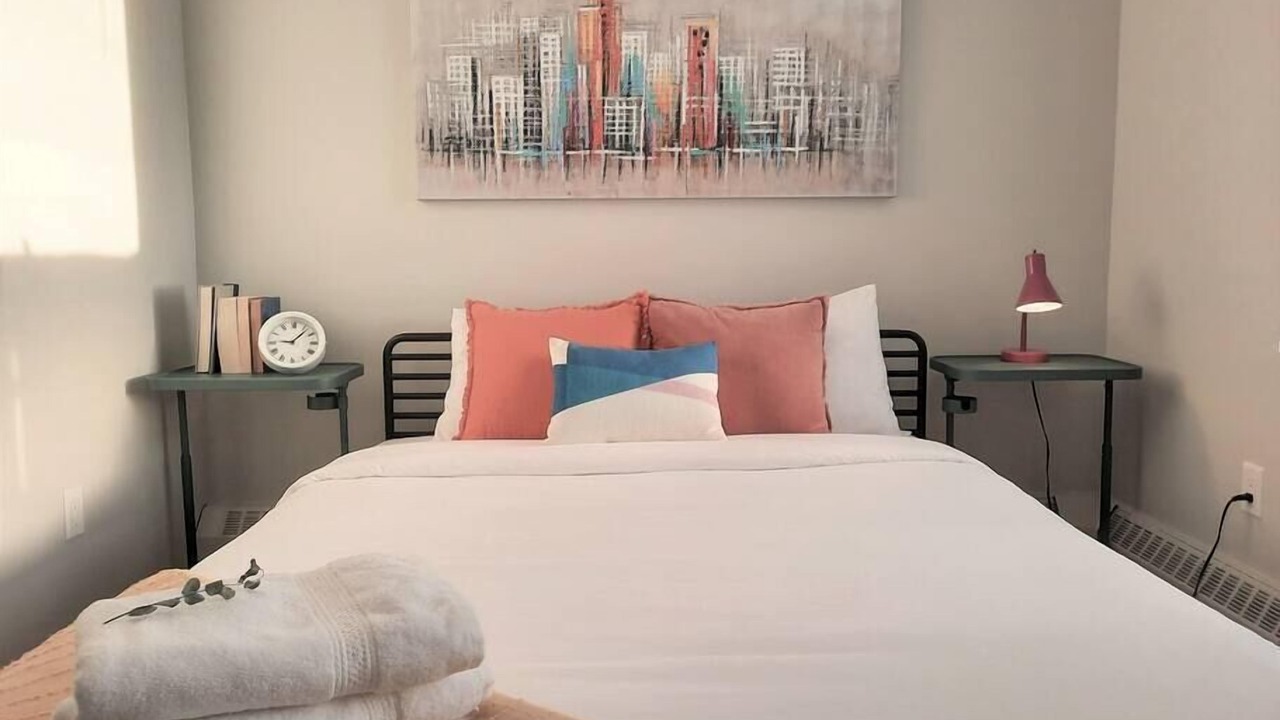 Photo of Bedroom in Inglewood