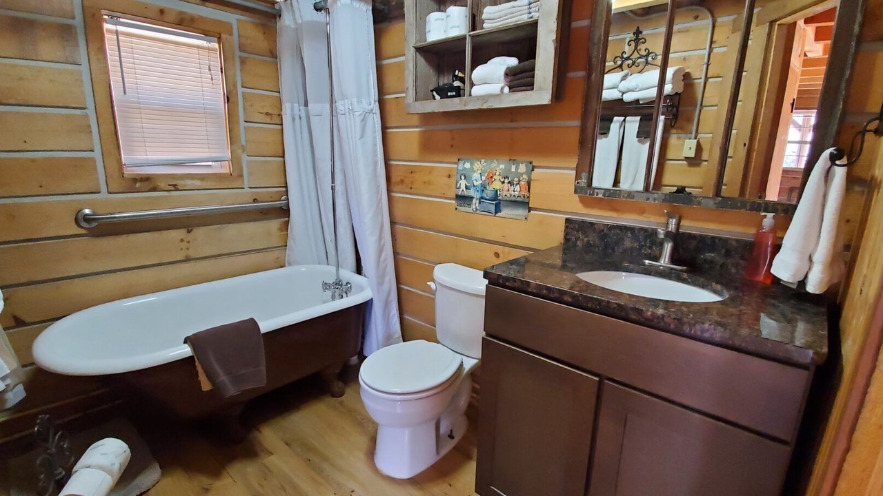 Photo of Bathroom in Hardin County