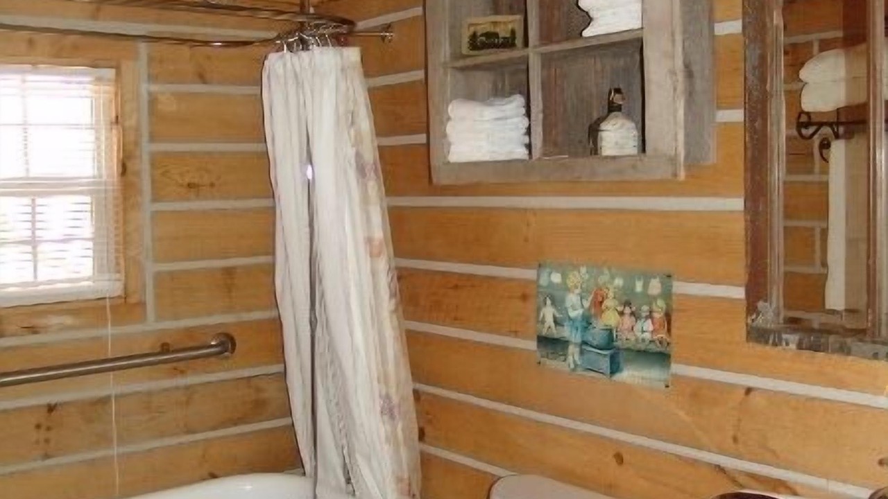 Photo of Bathroom in Hardin County