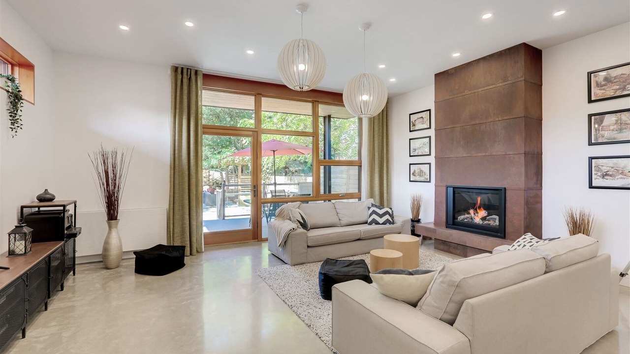 Photo of Livingroom in Humber Bay