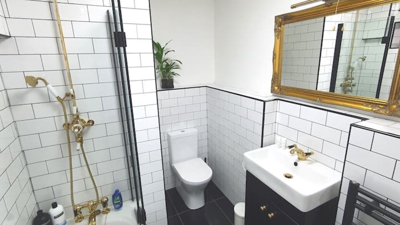 Photo of Bathroom in Belfast Central District
