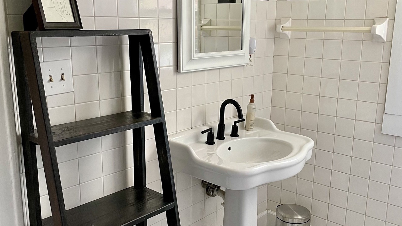 Photo of Bathroom in Kutzky Park