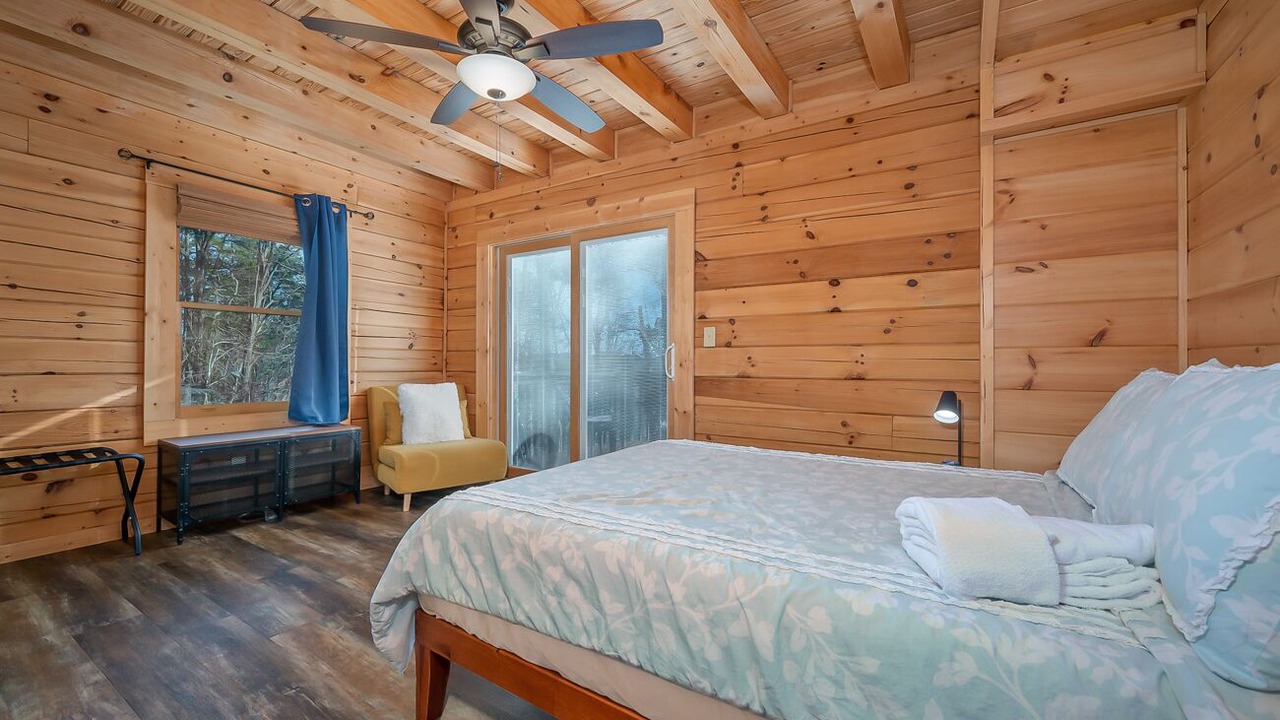 Photo of Bedroom in Lake Lure