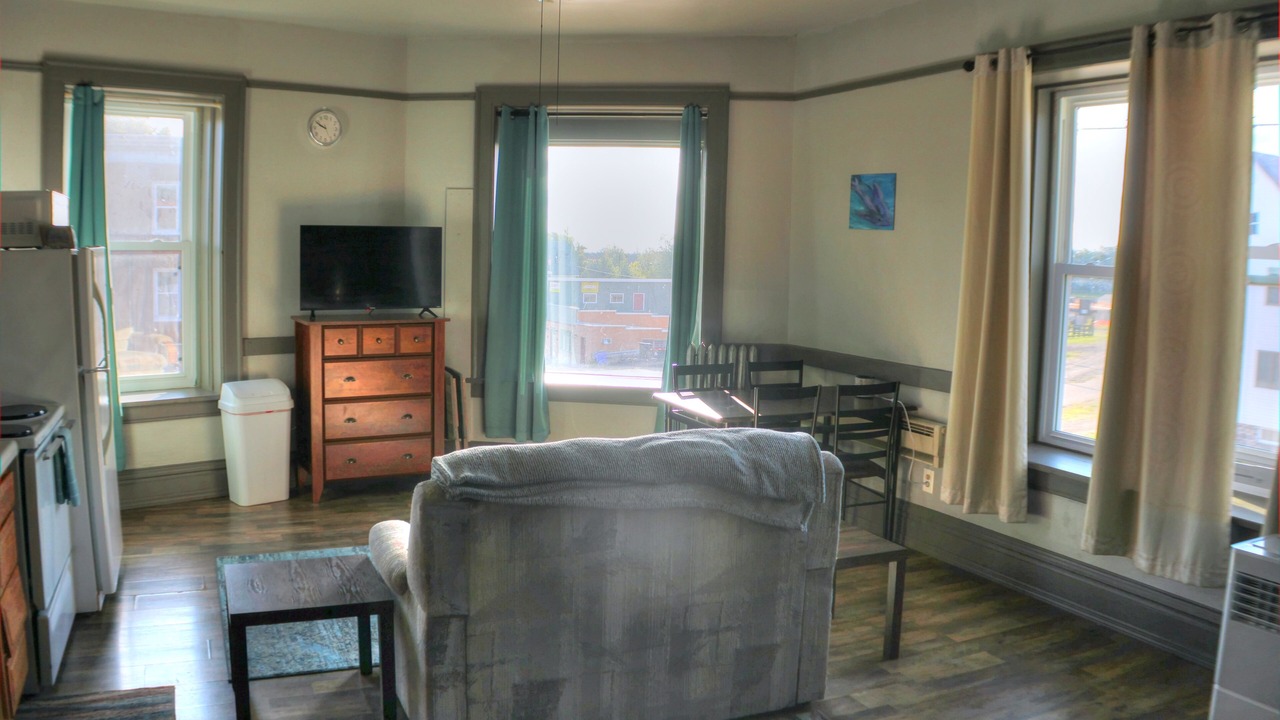 Photo of Livingroom in South Range