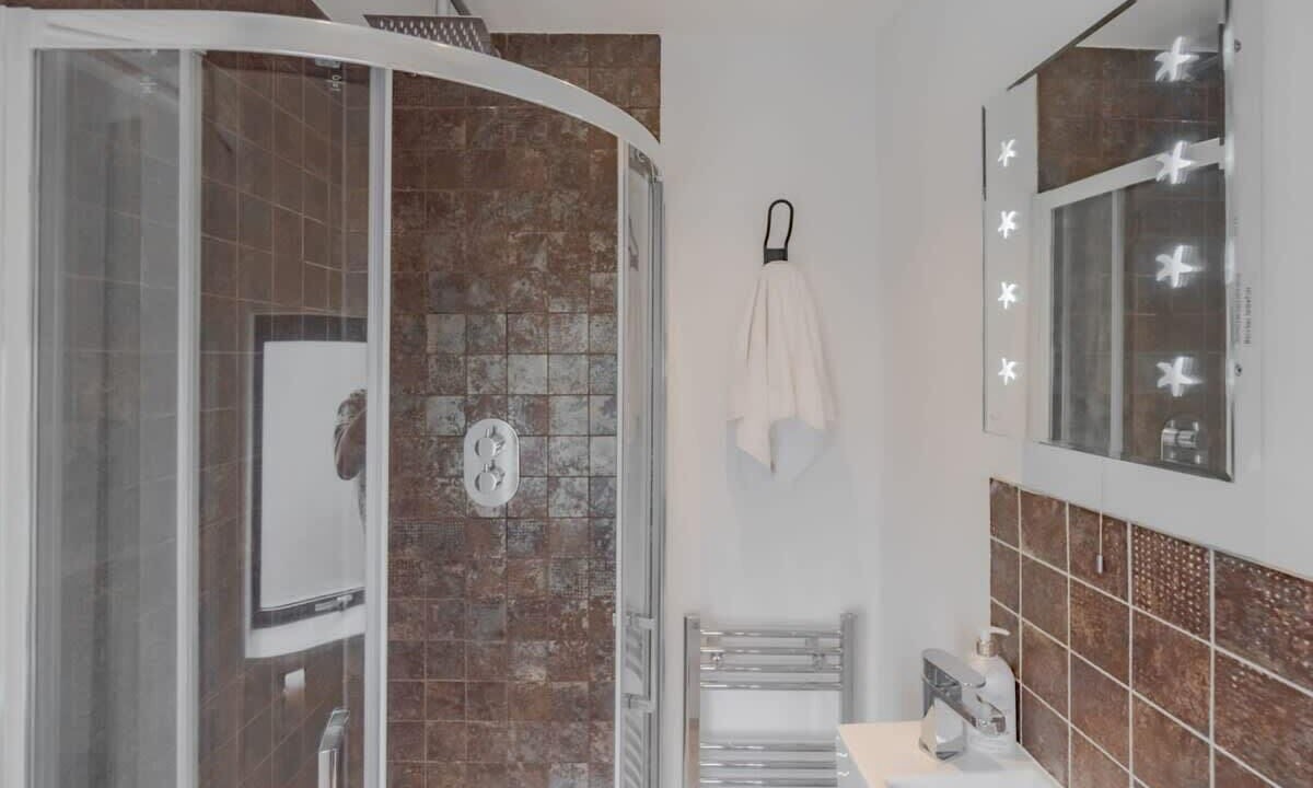 Photo of Bathroom in Windsor City Centre
