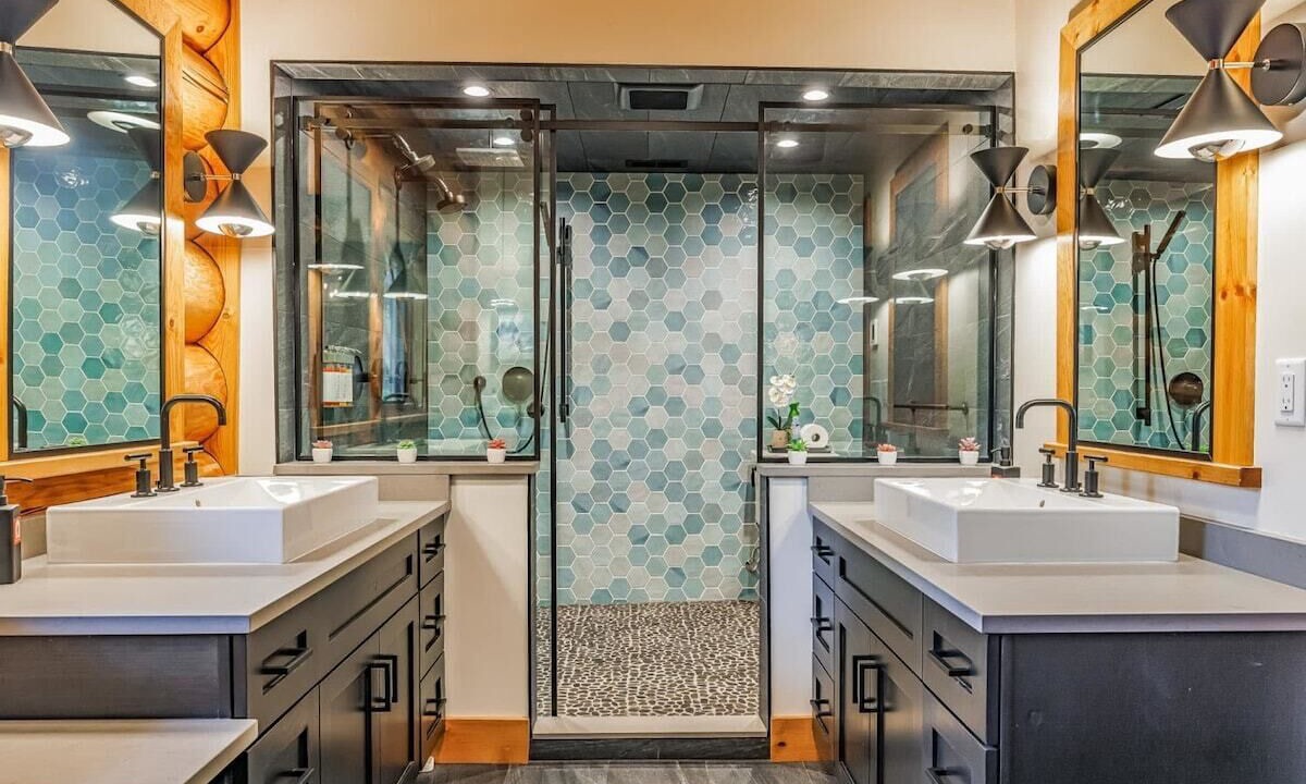 Photo of Bathroom in Snoqualmie Pass
