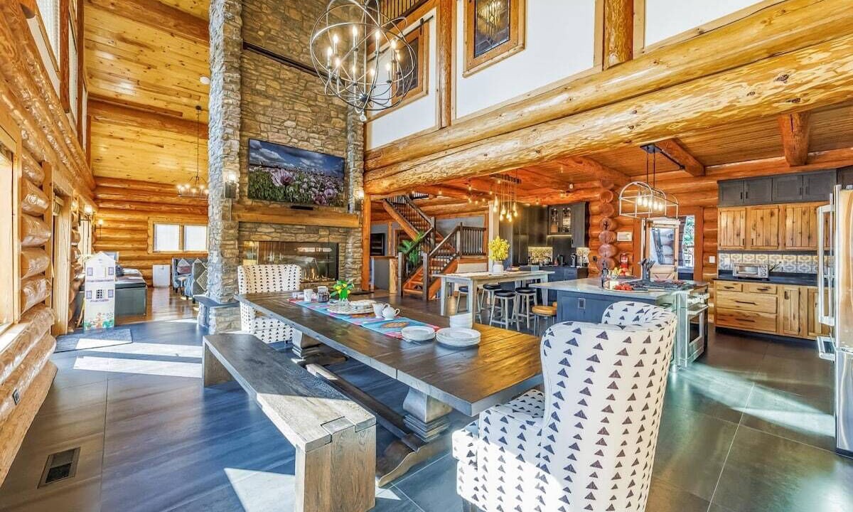 Photo of Livingroom in Snoqualmie Pass
