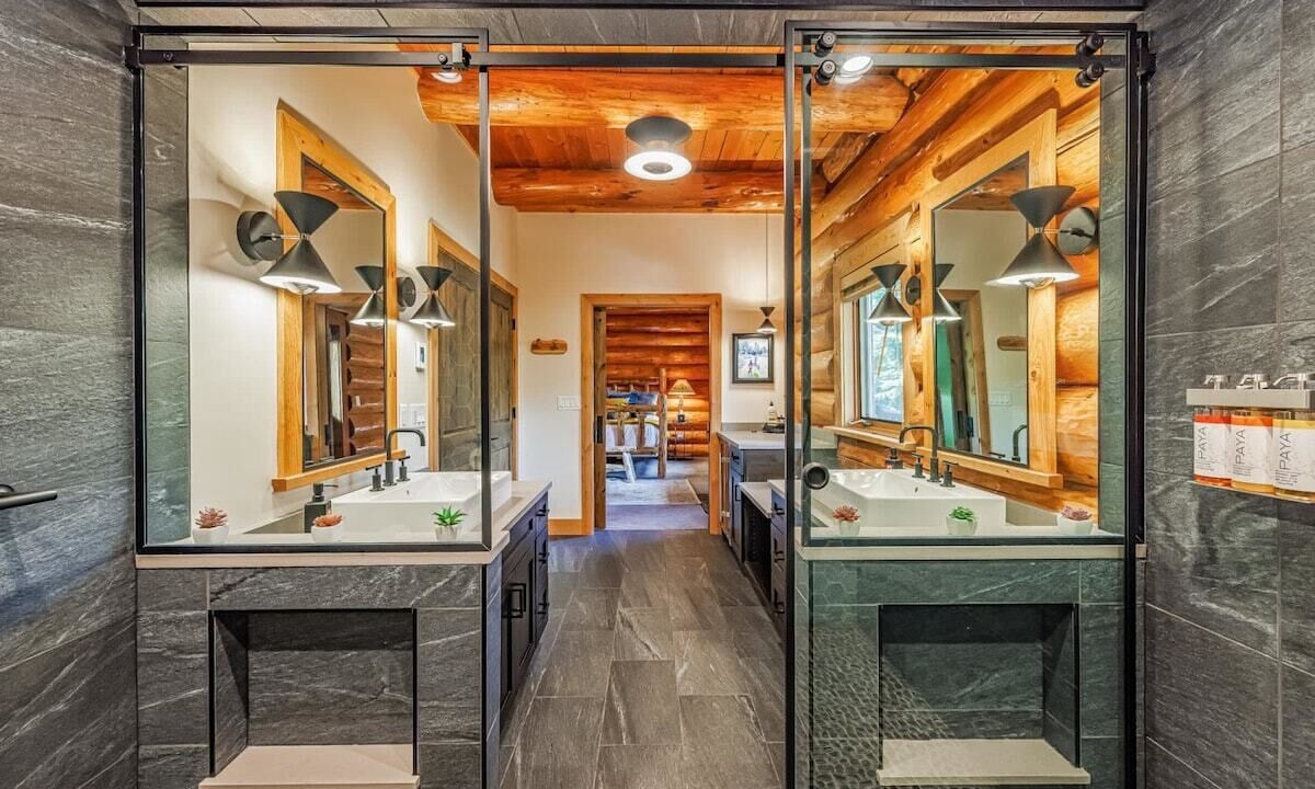 Photo of Bathroom in Snoqualmie Pass