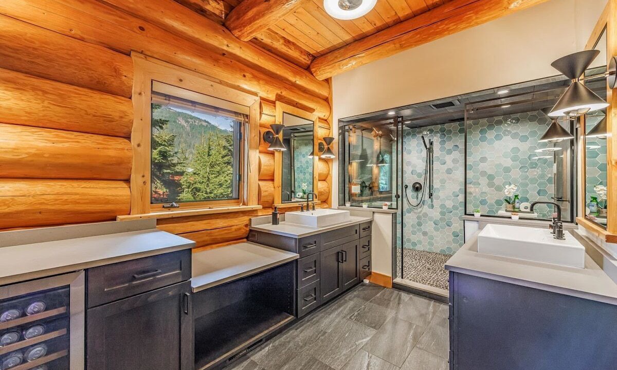 Photo of Bathroom in Snoqualmie Pass