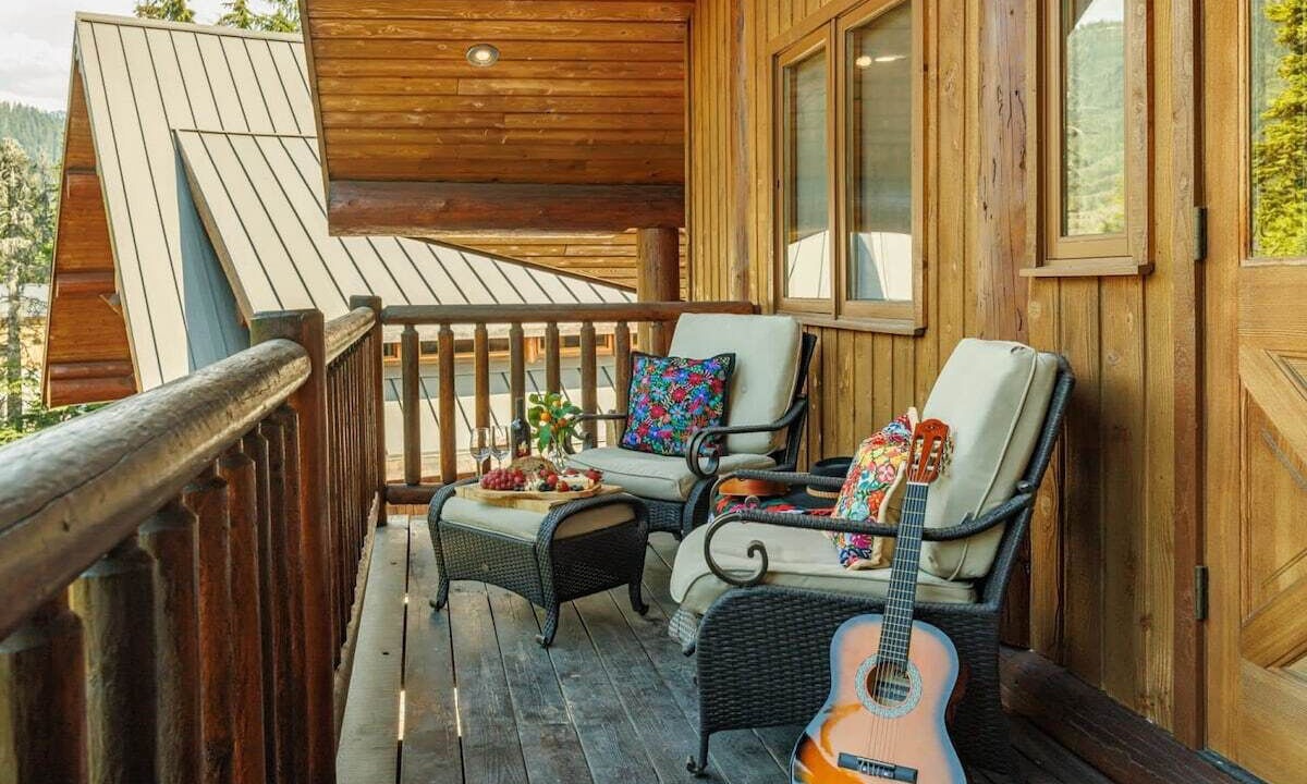 Photo of Patio Balcony in Snoqualmie Pass