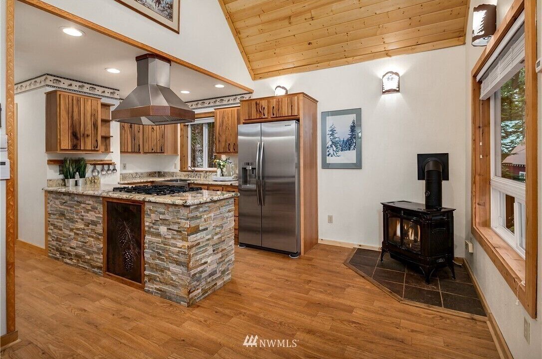 Photo of Kitchen in Snoqualmie Pass
