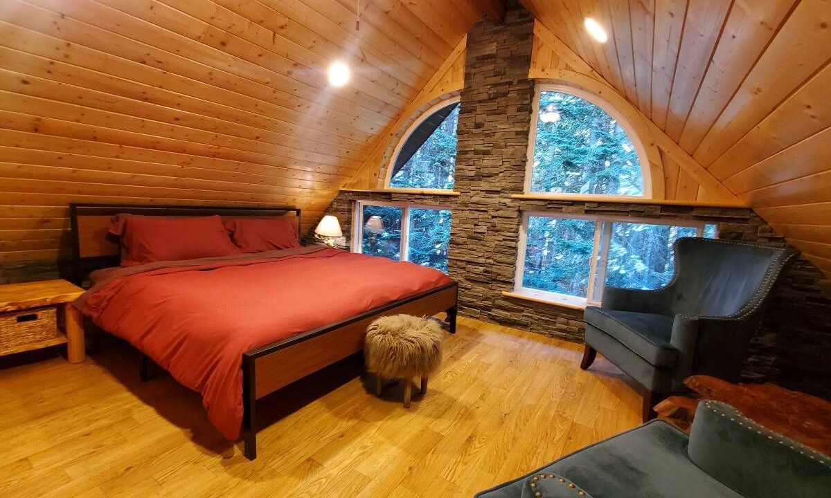 Photo of Bedroom in Snoqualmie Pass