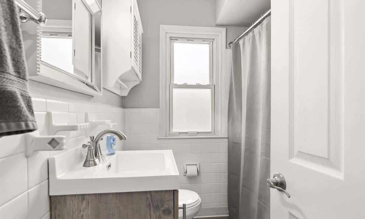 Photo of Bathroom in Warren