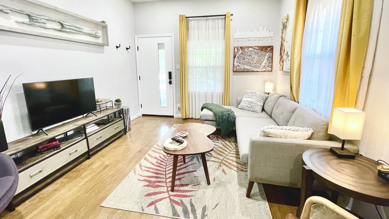 Photo of Livingroom in Downtown Sacramento