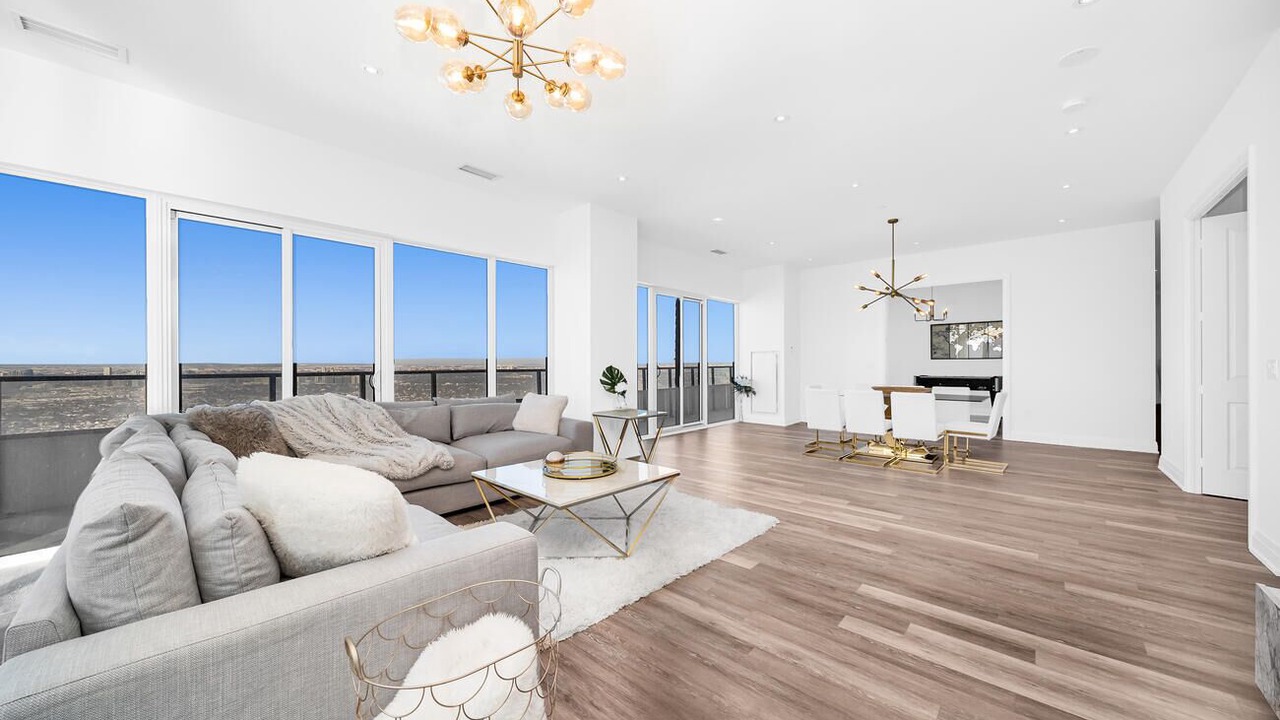 Photo of Livingroom in Humber Bay