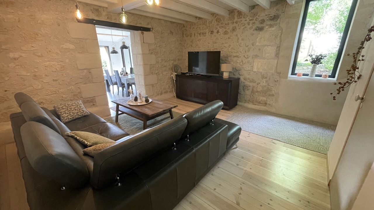 Photo of Livingroom in Saint-Michel-de-Fronsac