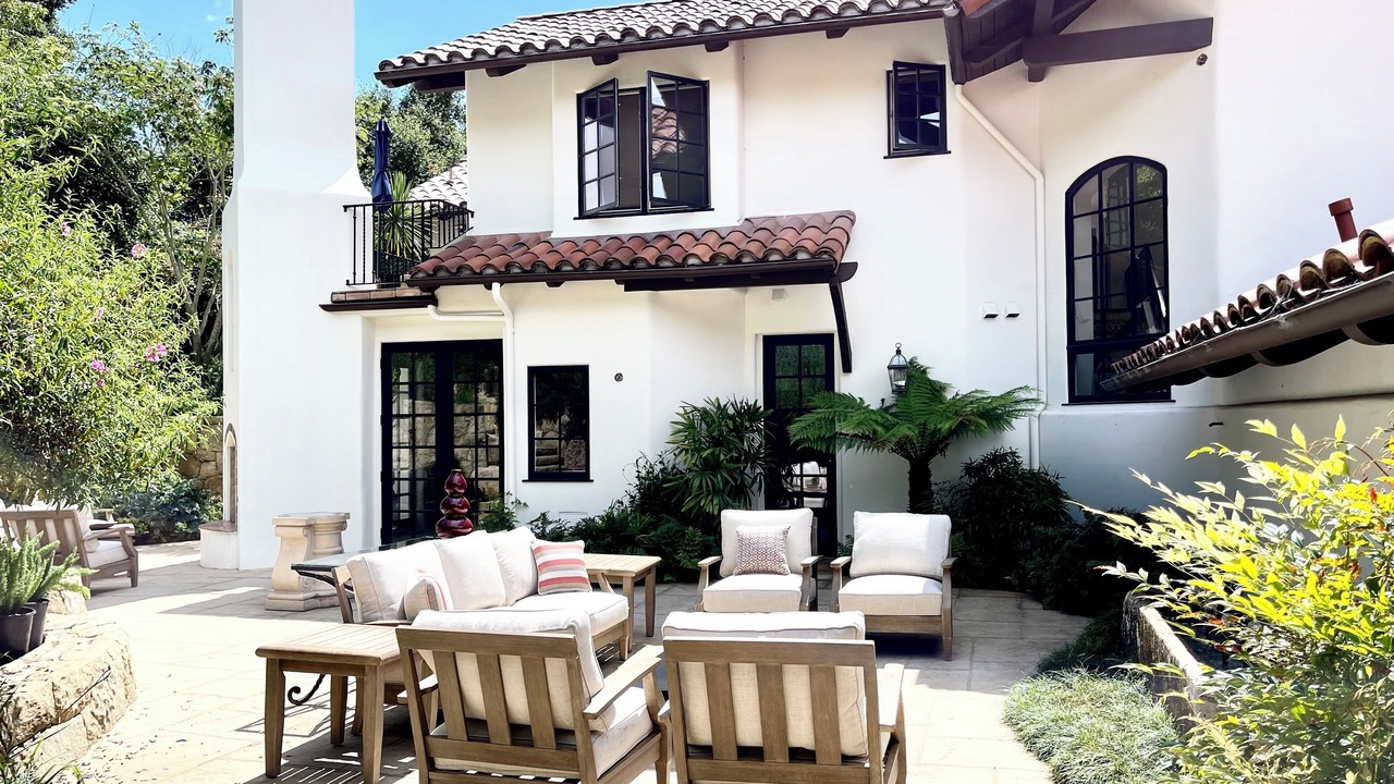 Photo of Patio Balcony in Toro Canyon