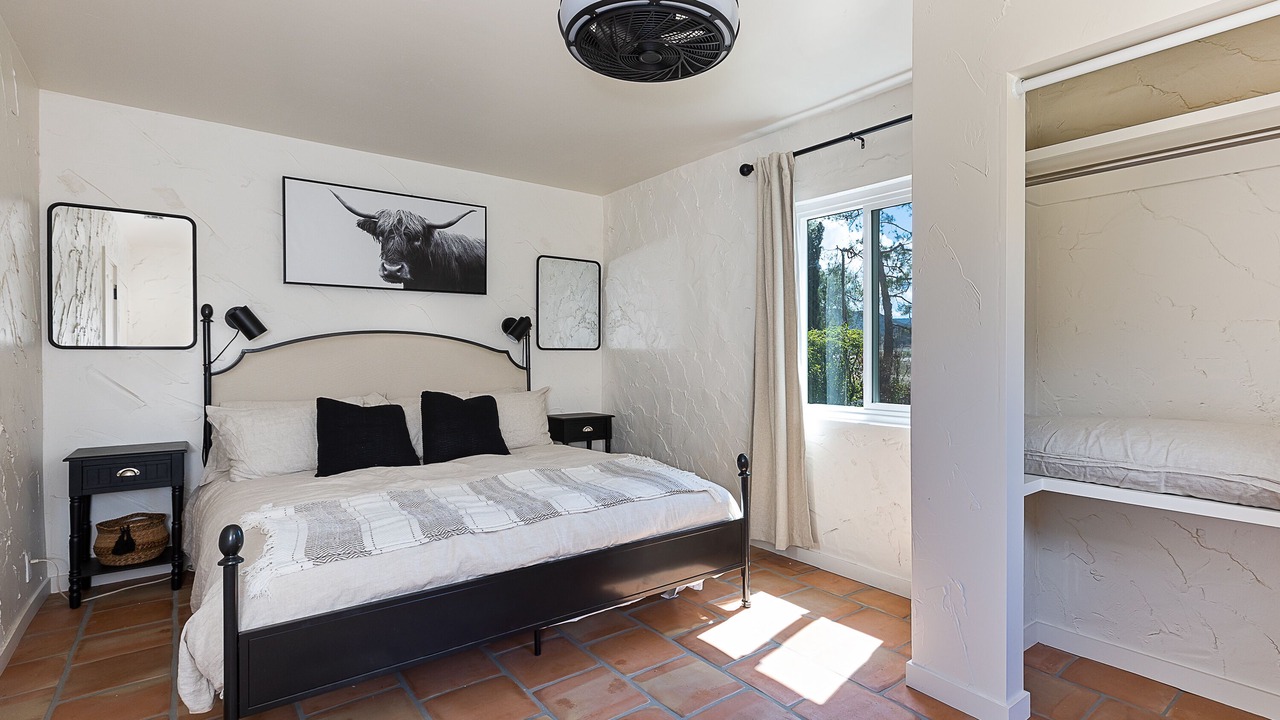 Photo of Bedroom in Los Alamos