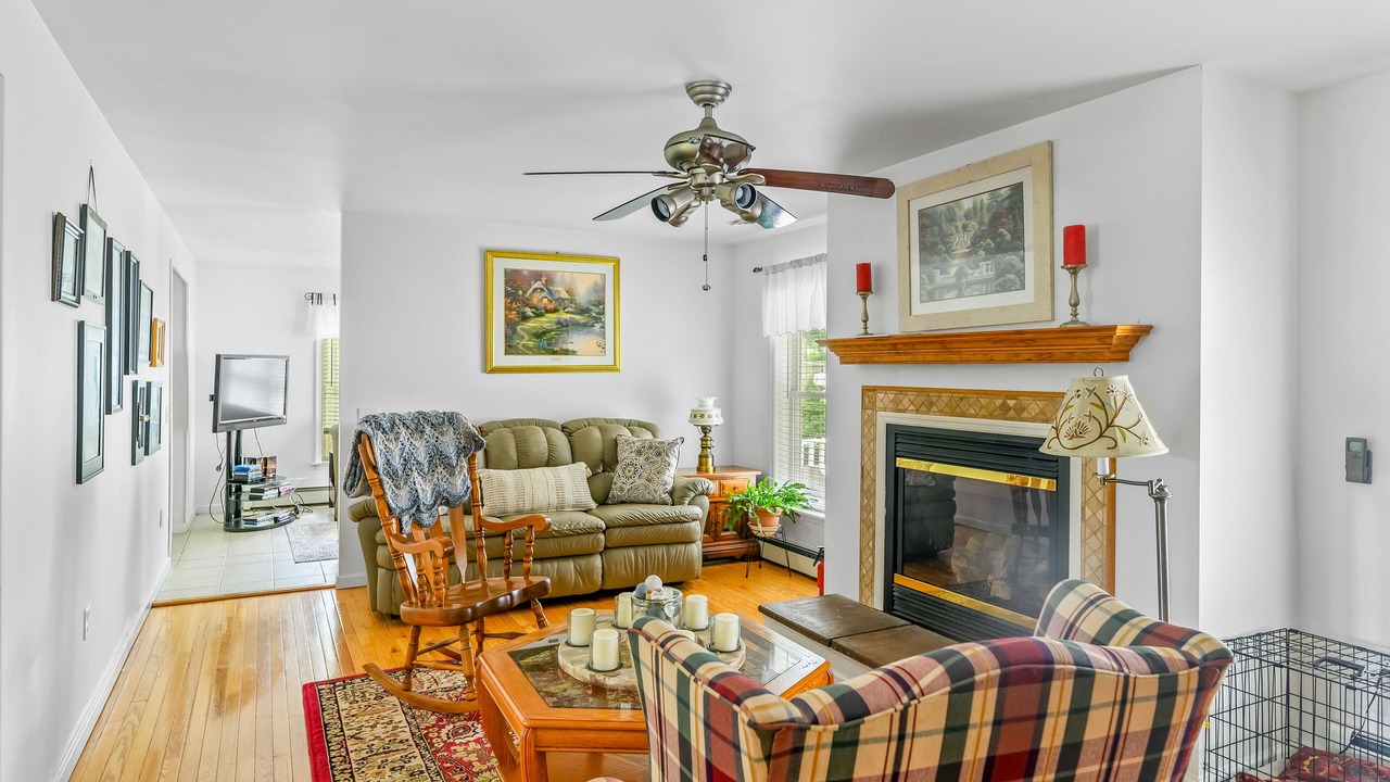 Photo of Livingroom in Southold