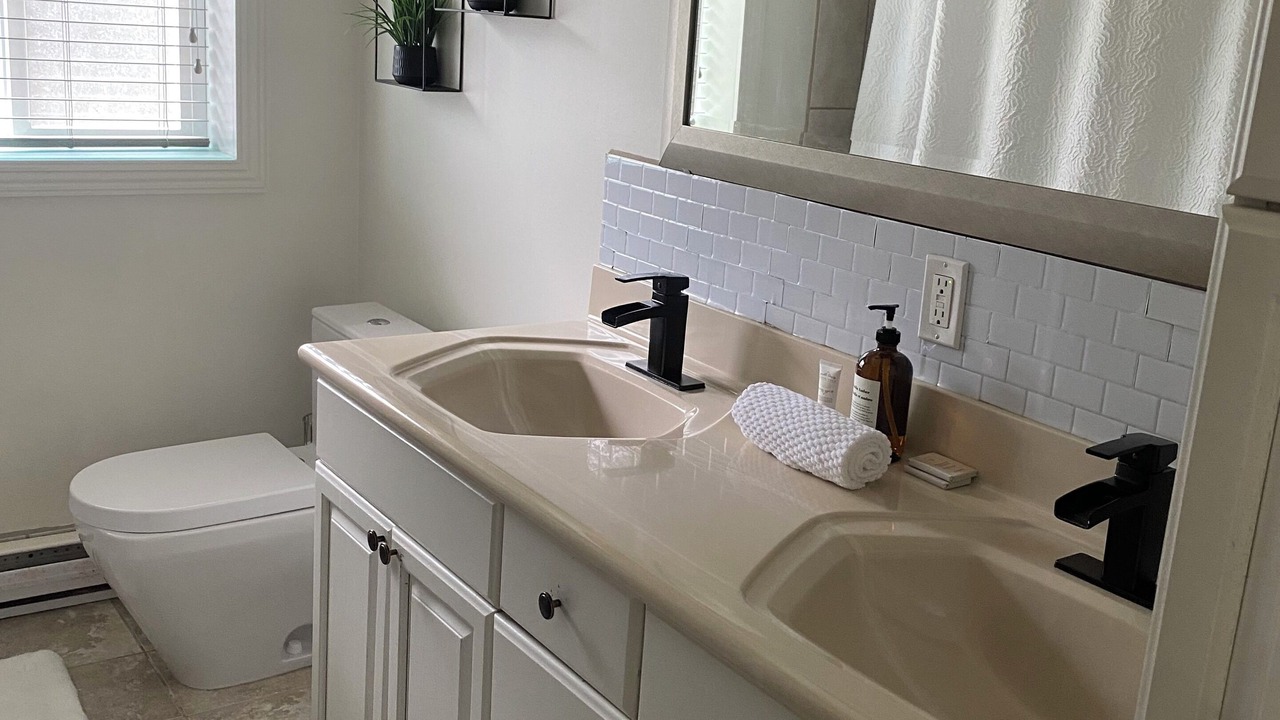Photo of Bathroom in Maple Ridge