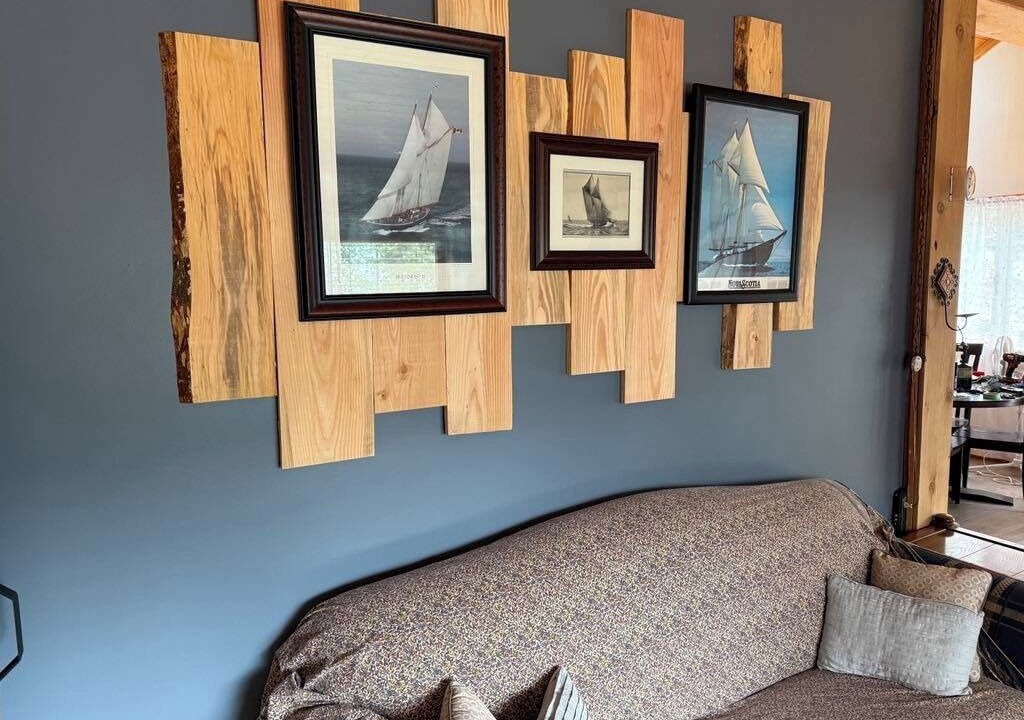 Photo of Livingroom in Central Kootenay