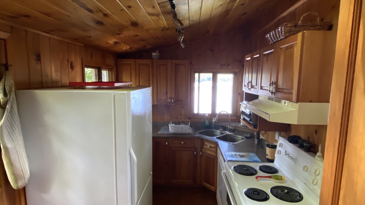 Photo of Kitchen in Lake of Bays