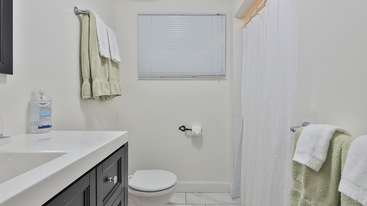 Photo of Bathroom in Bayview Woods - Steeles