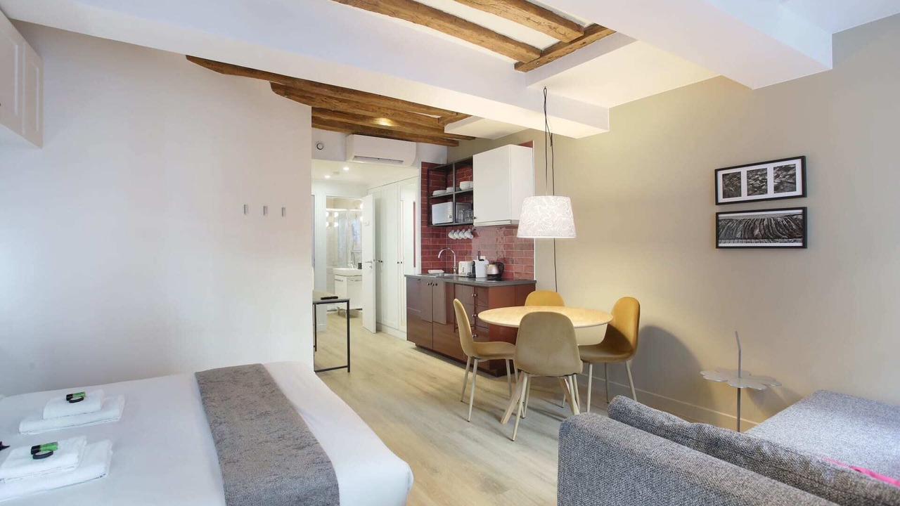 Photo of Bedroom in Quartier du Faubourg-Montmartre