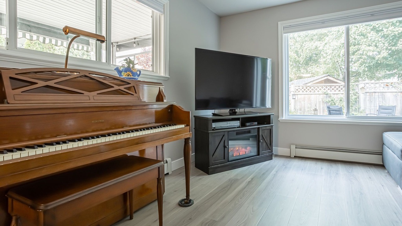Photo of Bedroom in Maple Ridge