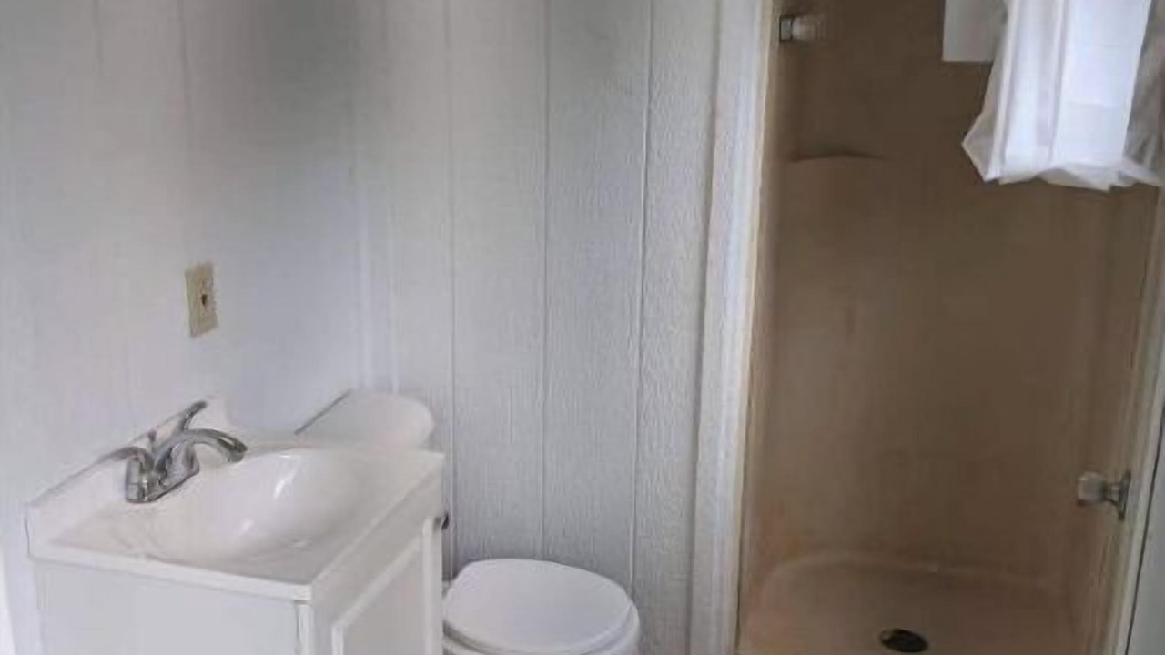Photo of Bathroom in Mammoth Spring
